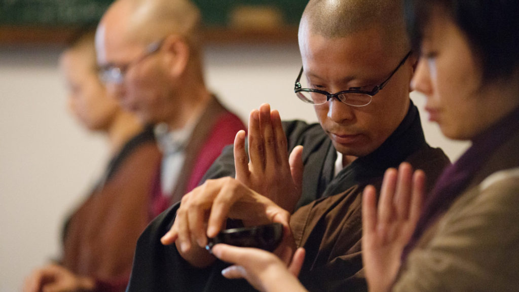 Meditationsübung im Zen-Kloster