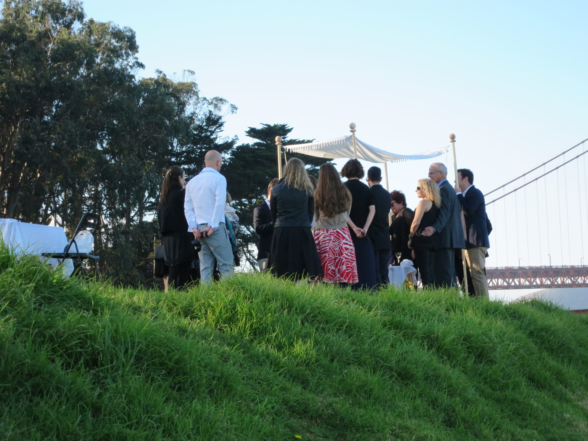 Jüdische Hochzeit im Park der Golden Gate Brücke.  Foto: Elisabeth Aeberli