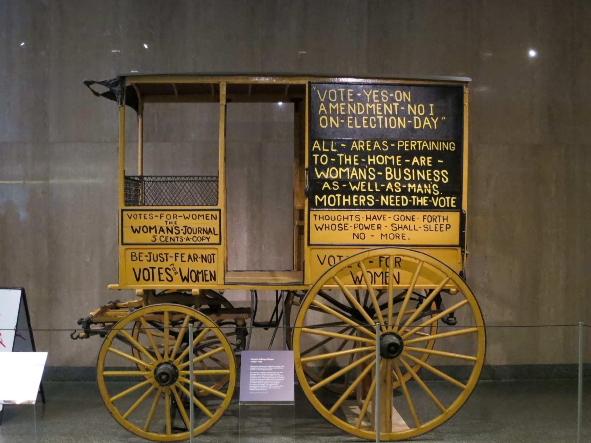 Kutsche der Suffragette-Bewegung, ausgestellt im Nationalmuseum für amerikanische Geschichte in Washington DC. Foto: Elisabeth Aeberli