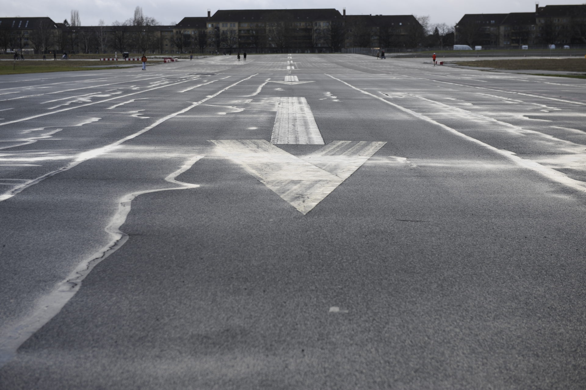 Rollfeld des ehemaligen Flughafens Tempelhof.  
 Vera Rüttimann 2016