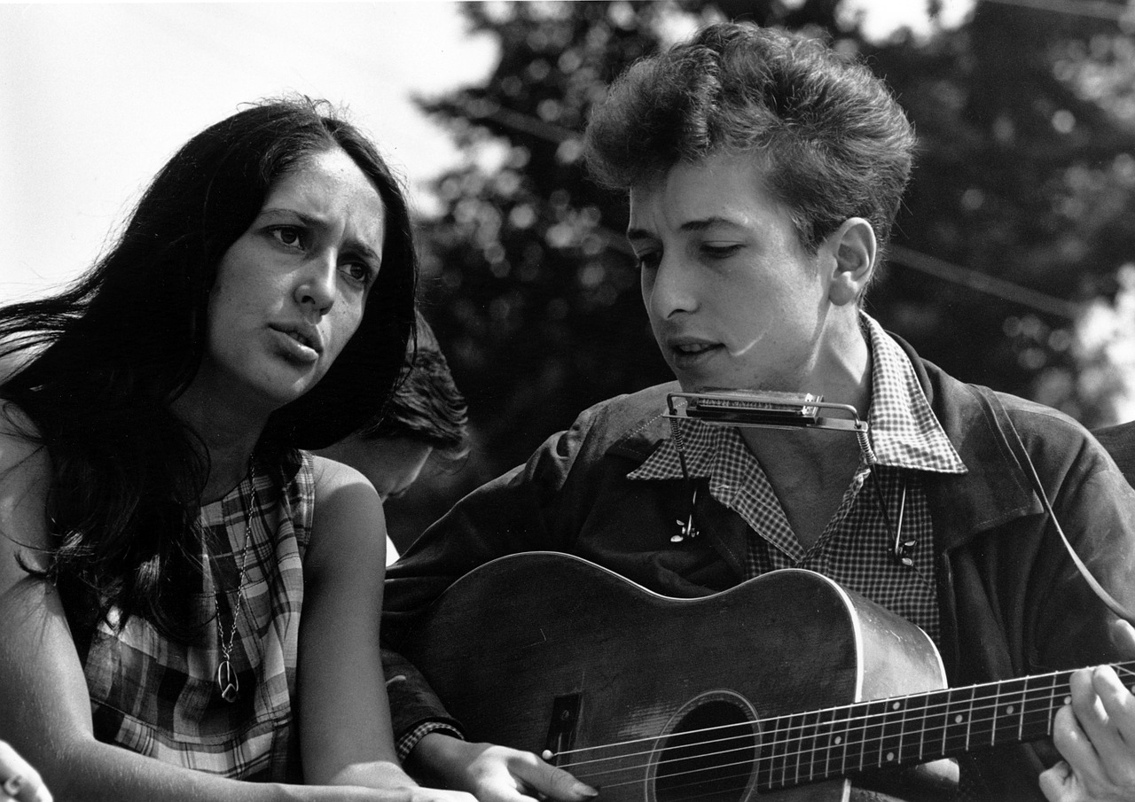 Joan Baez mit Bob Dylan beim „Marsch nach Washington“ am 28. August 1963 ©Pixabay