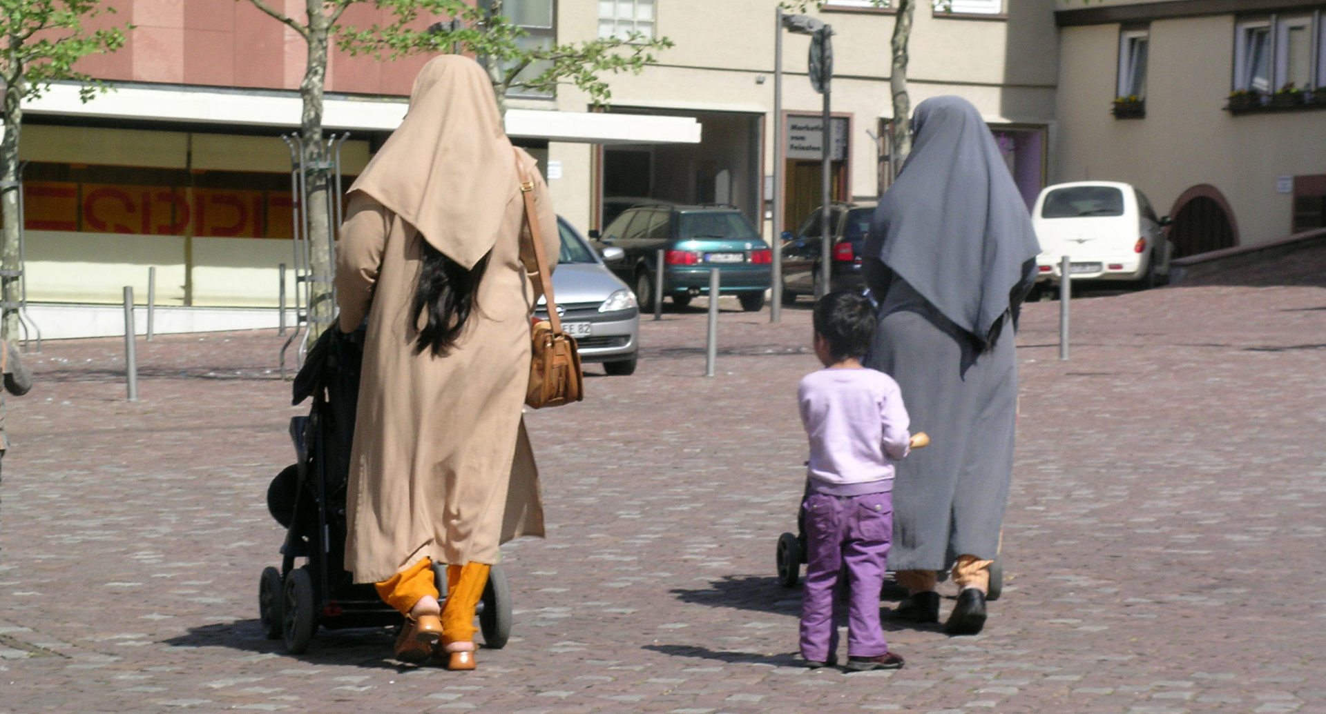 "Unsere" Werte gegenüber Flüchtlingen/Muslimen verteidigen? © Walter Ludin
