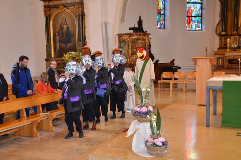 Einzug in den Gottesdienst in Trimbach © Ernst Brechbühler