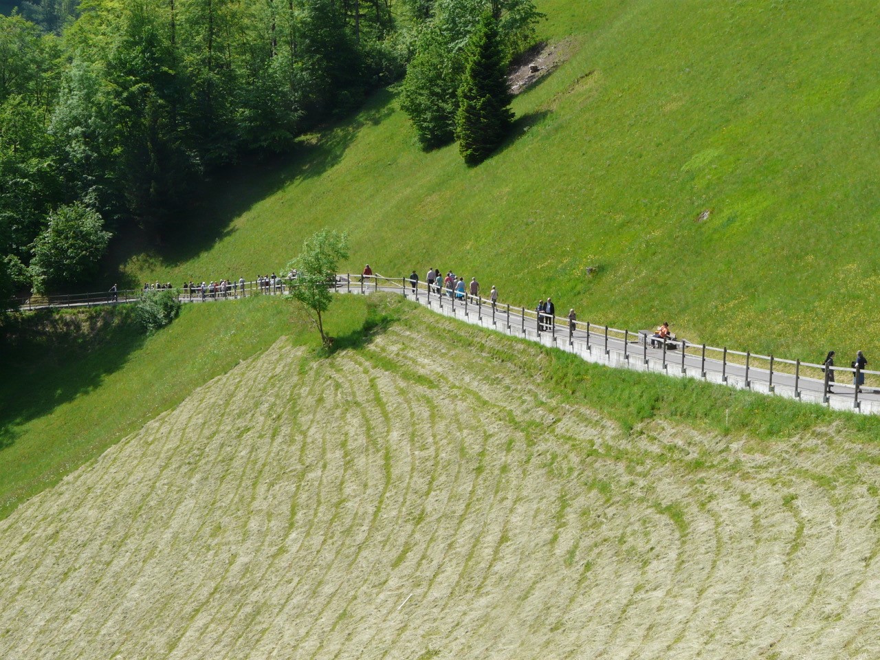 Pilger auf dem Weg in die Ranftschlucht. (© Sylvia Stam)