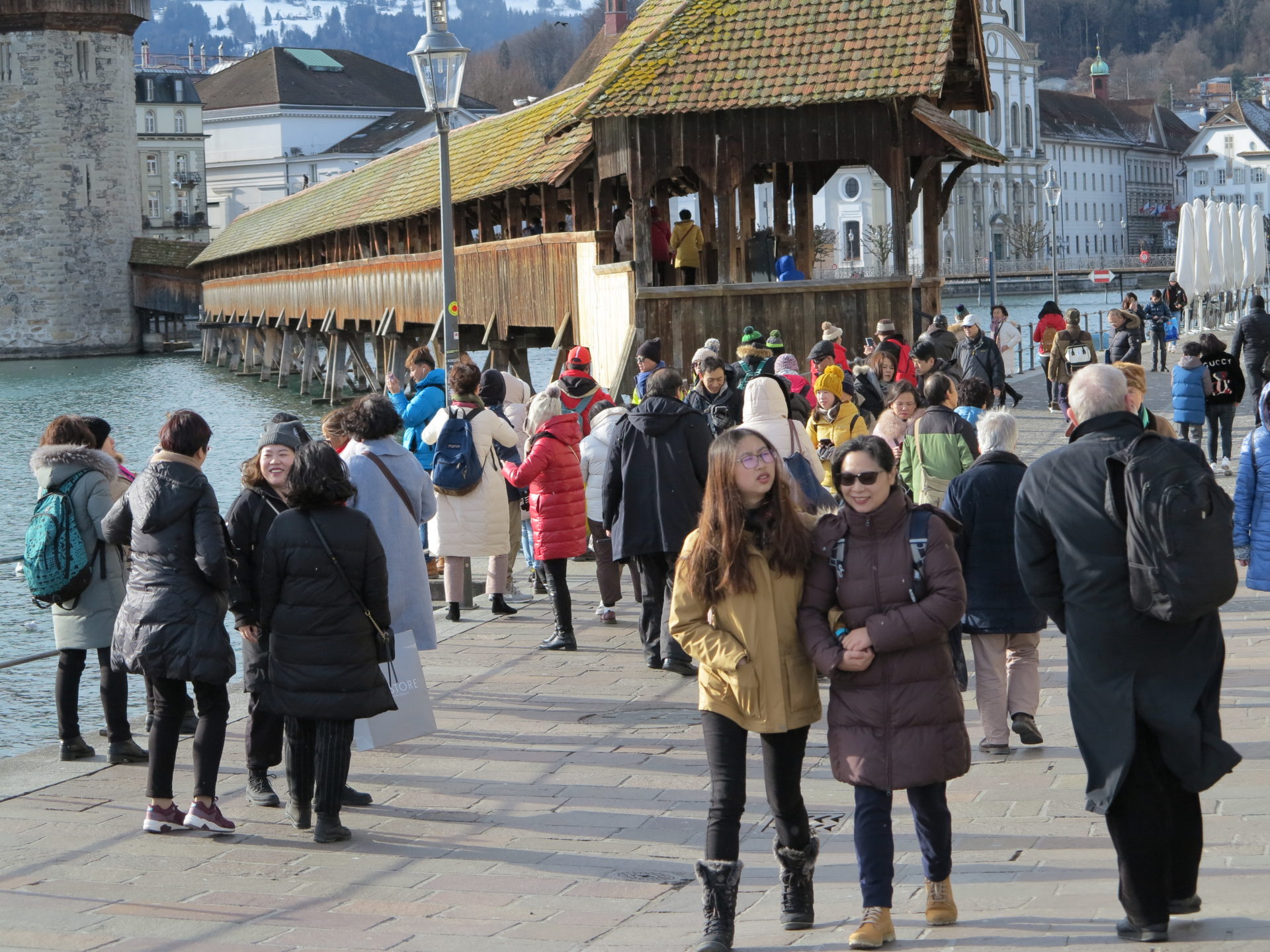 Willkommene Fremde: Touristen in Luzern© Walter Ludin