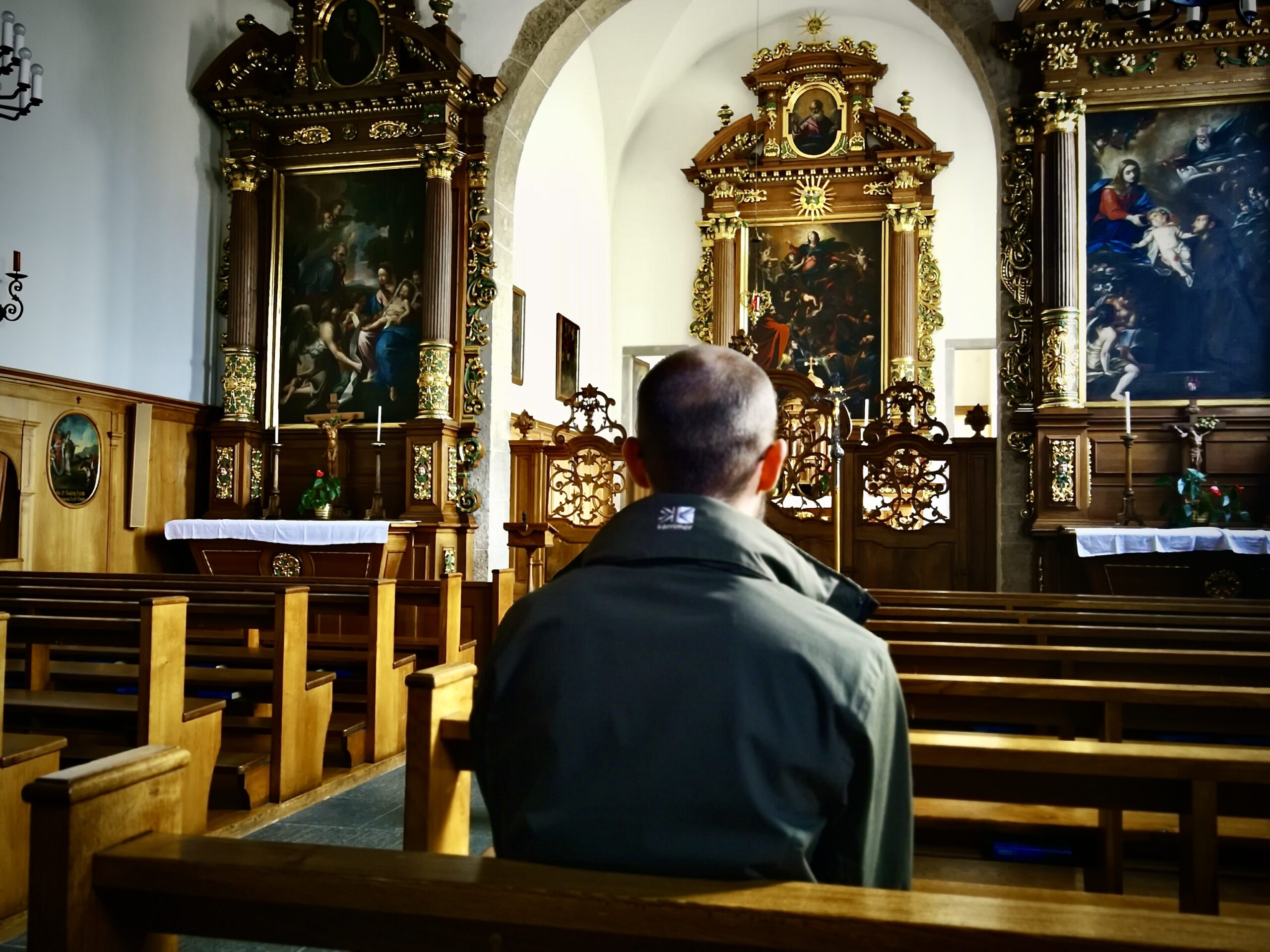 Beten in der Kapuzinerkirche Stans © GFX, 2019