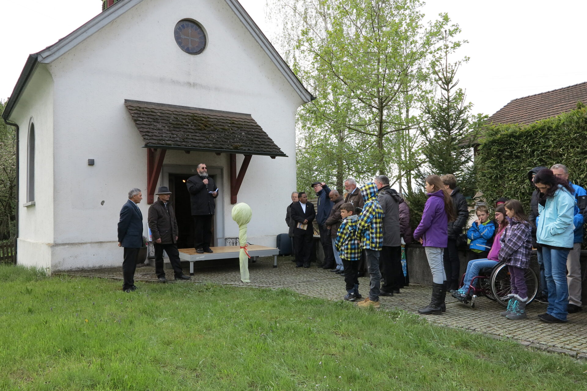 Sich der Kirche zuwenden – oder sich von ihr abwenden? © Walter Ludin