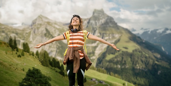 Junge Wanderin geniesst die Umgebung der Alp H√É¬§cki, Engelberg.

Young hiker enjoys the surroundings of Alp Haecki, Engelberg.

Copyright by: Switzerland Tourism - By-Line: swiss-image.ch/Bruno Augsburger