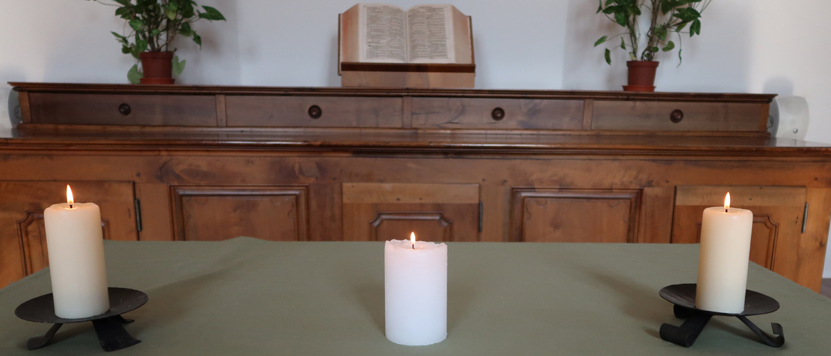 Liturgie soll die Sinnen ansprechen, z.B. durch Kerzen. © Walter Ludin
