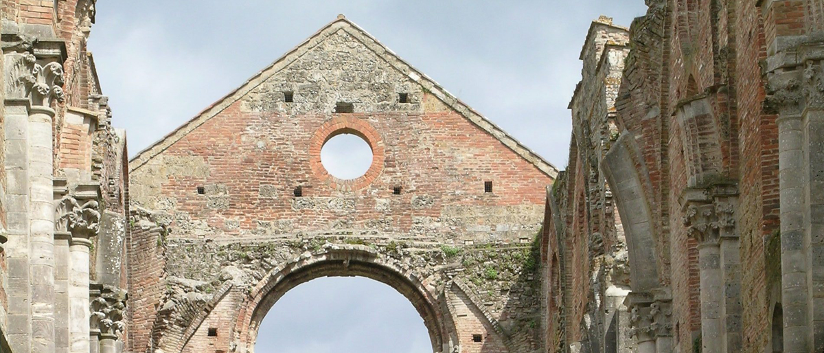 Symbol für die Kirche der Zukunft? (Ruine in der Toskana) © Walter Ludin