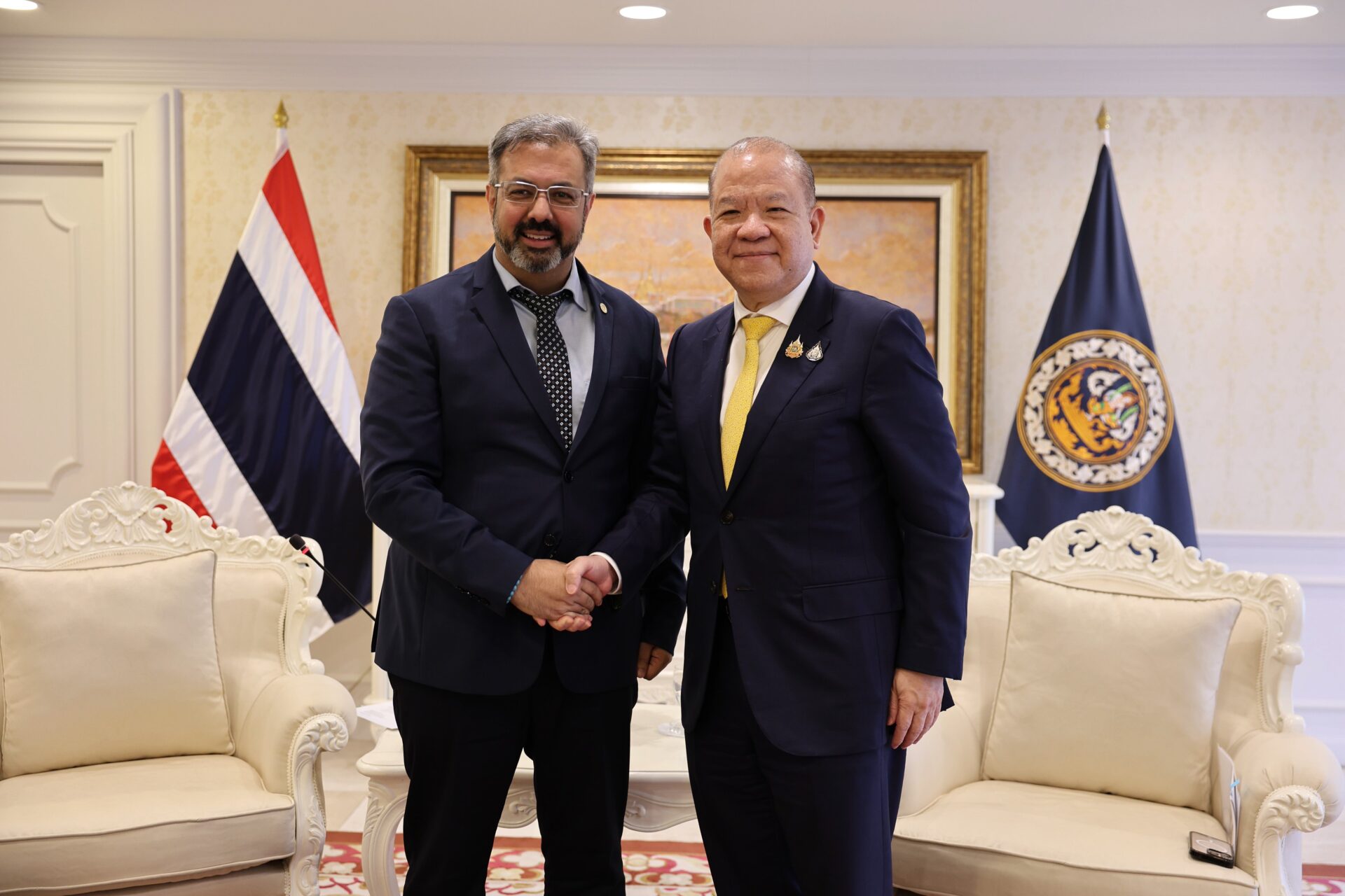 Nik Gugger mit thailändischem Minister of Commerce Pichailive_Quelle Nik Gugger